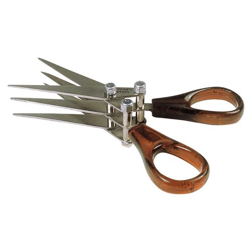 Triple blade worm scissors